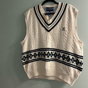 vintage Tommy Hilfiger cable knit sweater vest with a preppy crest golf vest